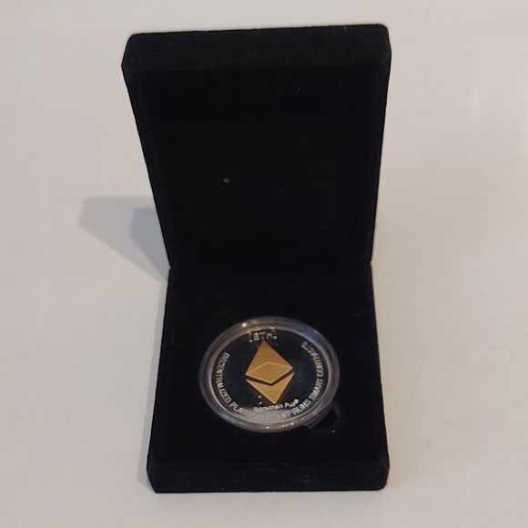 Gold Plated Crypto Coin in Black Display Case - Picture 1 of 6